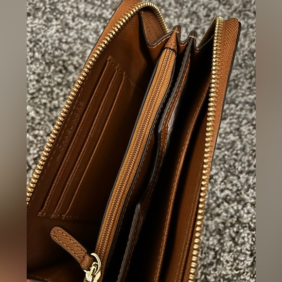 Michael Kors Wristlet Wallet - Picture 2 of 7